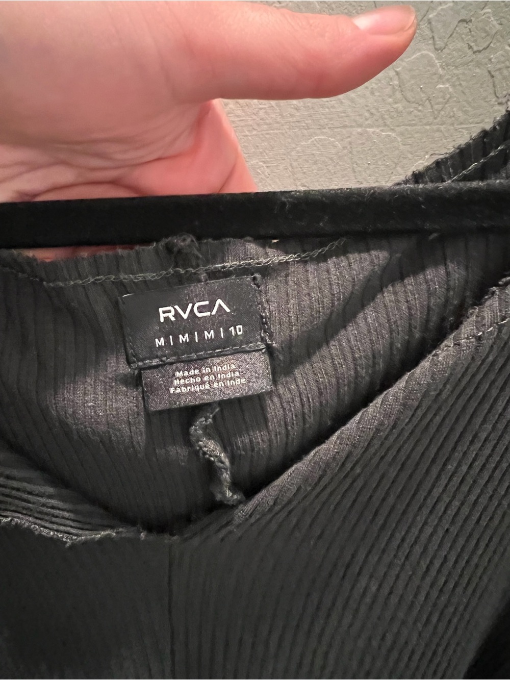 RVCA Charcoal Ribbed Long-Sleeve Cropped Top - Picture 6 of 6